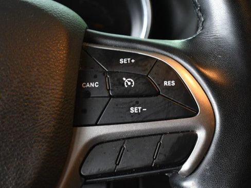 Used 2021 Jeep Grand Cherokee Laredo X AWD/4WD image 29