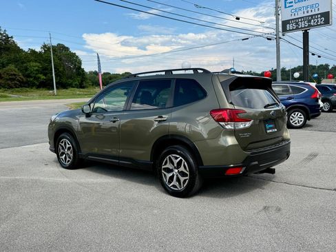 Used 2023 Subaru Forester Premium AWD/4WD image 6