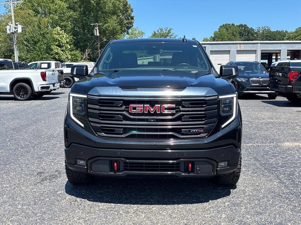 Used 2023 GMC Sierra 1500 AT4 AWD/4WD image 2