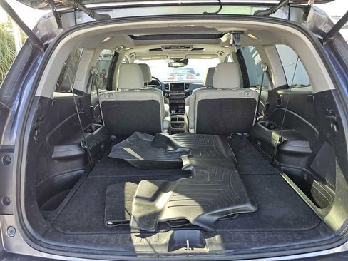 Used 2017 Honda Pilot Elite image 20