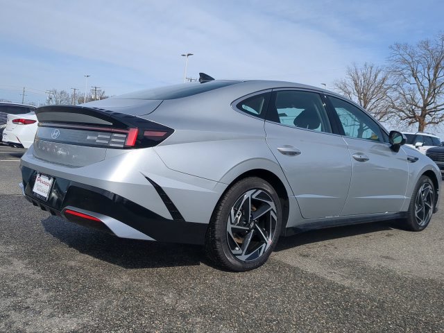 Used 2026 Hyundai Sonata SEL FWD image 4