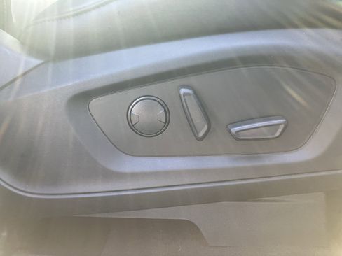 Used 2023 Ford Explorer XLT w/ Equipment Group 202A image 32