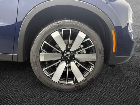New 2025 Mitsubishi Outlander SE image 11
