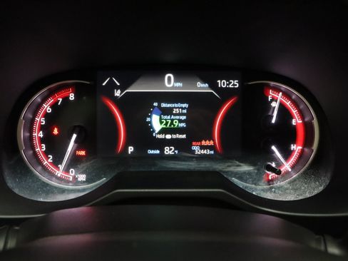 Used 2025 Toyota RAV4 XLE FWD image 38