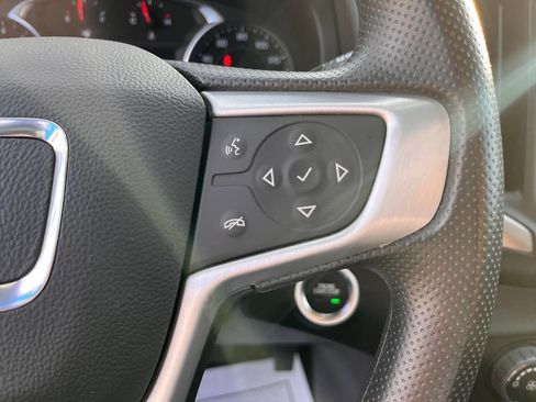 Used 2024 GMC Terrain SLE image 25