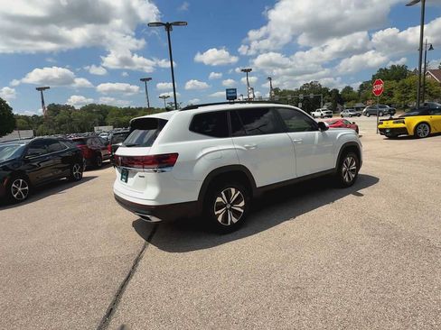 Used 2025 Volkswagen Atlas SE AWD/4WD image 8