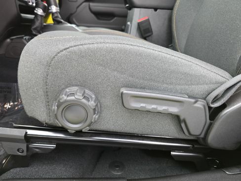 Used 2024 Jeep Wrangler Sport S image 27