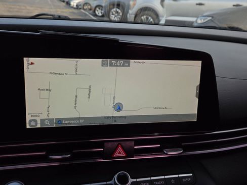 Used 2021 Hyundai Elantra Limited FWD image 8