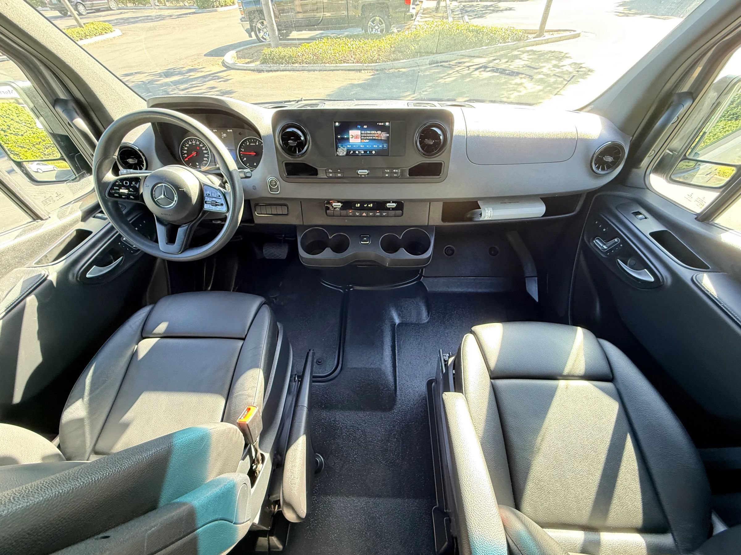 Used 2022 Mercedes-Benz Sprinter 2500 144 Crew image 19