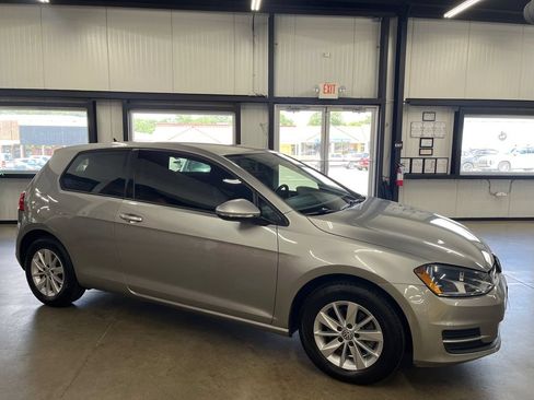 Used 2015 Volkswagen Golf S FWD image 14