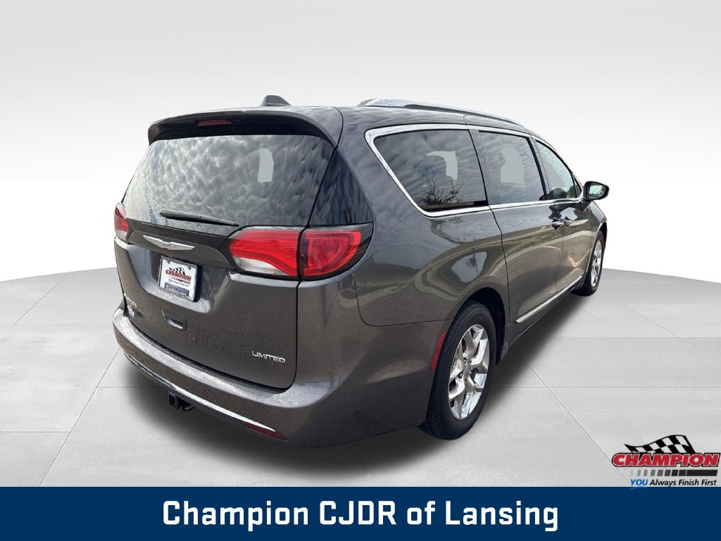Used 2017 Chrysler Pacifica Limited FWD image 8