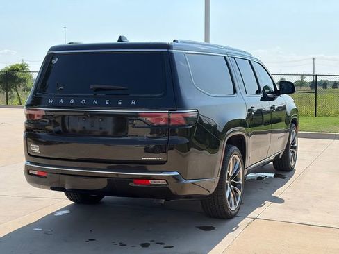 Used 2023 Jeep Wagoneer L Series III w/ Premium Group I AWD/4WD image 9