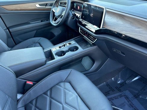 New 2026 Volkswagen Atlas SE image 16