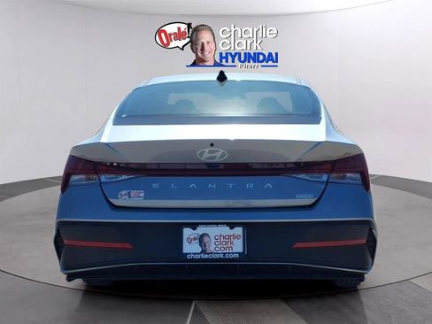 New 2026 Hyundai Elantra Blue image 4