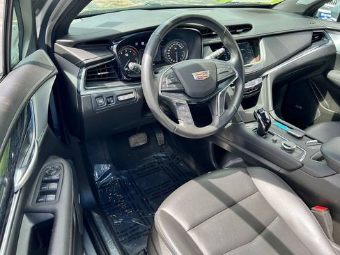 Used 2023 Cadillac XT5 Premium Luxury w/ Technology Package AWD/4WD image 7