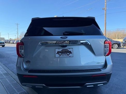 Used 2023 Ford Explorer XLT w/ Equipment Group 202A image 4
