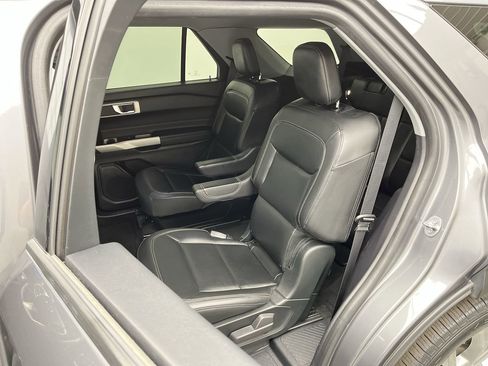 Certified 2022 Ford Explorer XLT w/ Equipment Group 202A AWD/4WD image 12