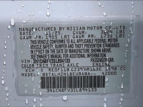 Used 2025 Nissan Versa SR w/ Trunk Package image 8