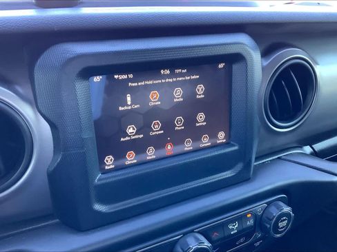 Used 2019 Jeep Wrangler Unlimited Sport S AWD/4WD image 34