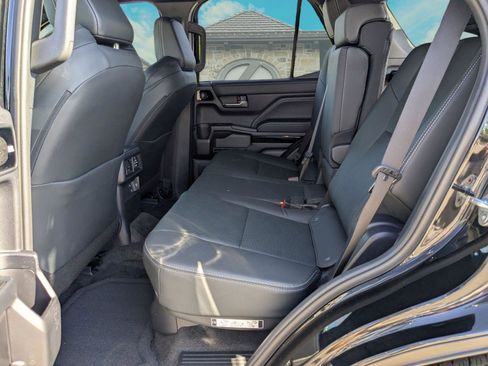 Used 2025 Toyota 4Runner Limited image 18