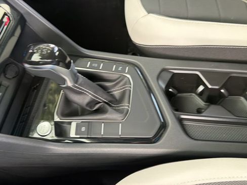 New 2026 Volkswagen Taos SE FWD image 16