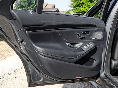 Used 2016 Mercedes-Benz S 550 Sedan image 41