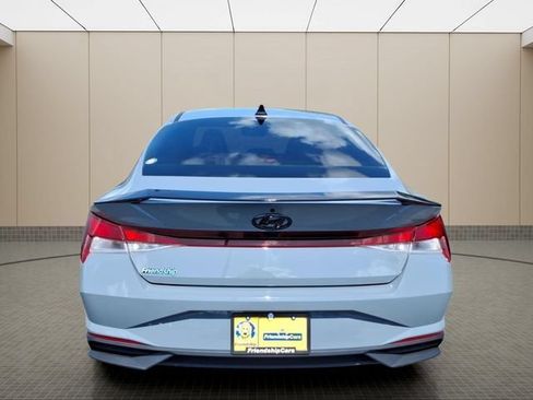 Used 2023 Hyundai Elantra SEL w/ Convenience Package FWD image 10