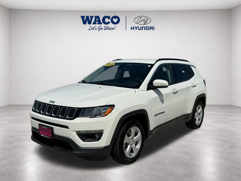 Used 2018 Jeep Compass Latitude FWD image 3