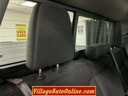 Used 2021 Chevrolet Silverado 1500 LT w/ Safety Package II AWD/4WD image 32