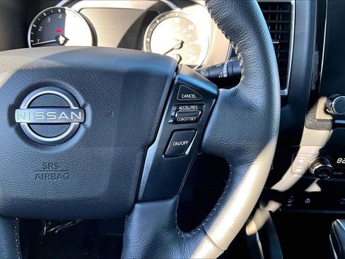 Used 2024 Nissan Frontier SL image 12