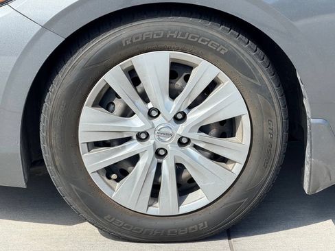 Used 2020 Nissan Sentra S FWD image 7
