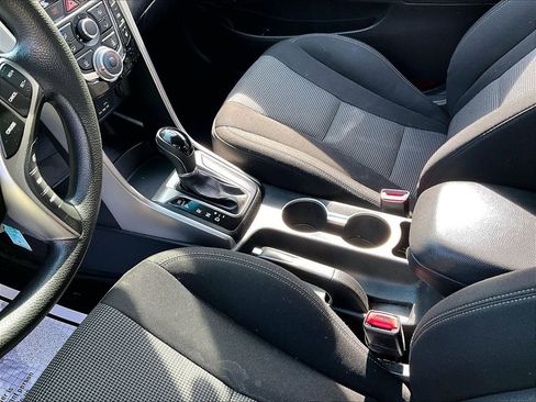 Used 2013 Hyundai Elantra GT FWD image 13