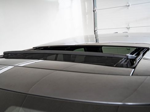 Used 2025 Land Rover Range Rover SE AWD/4WD image 14