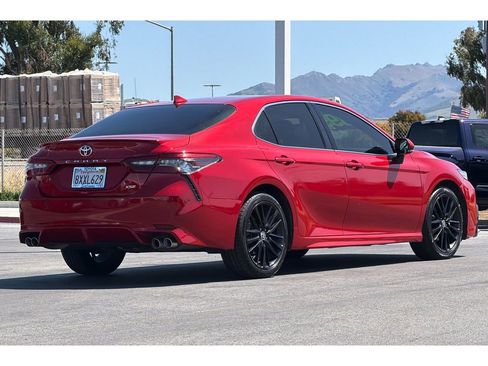 Used 2021 Toyota Camry XSE image 4