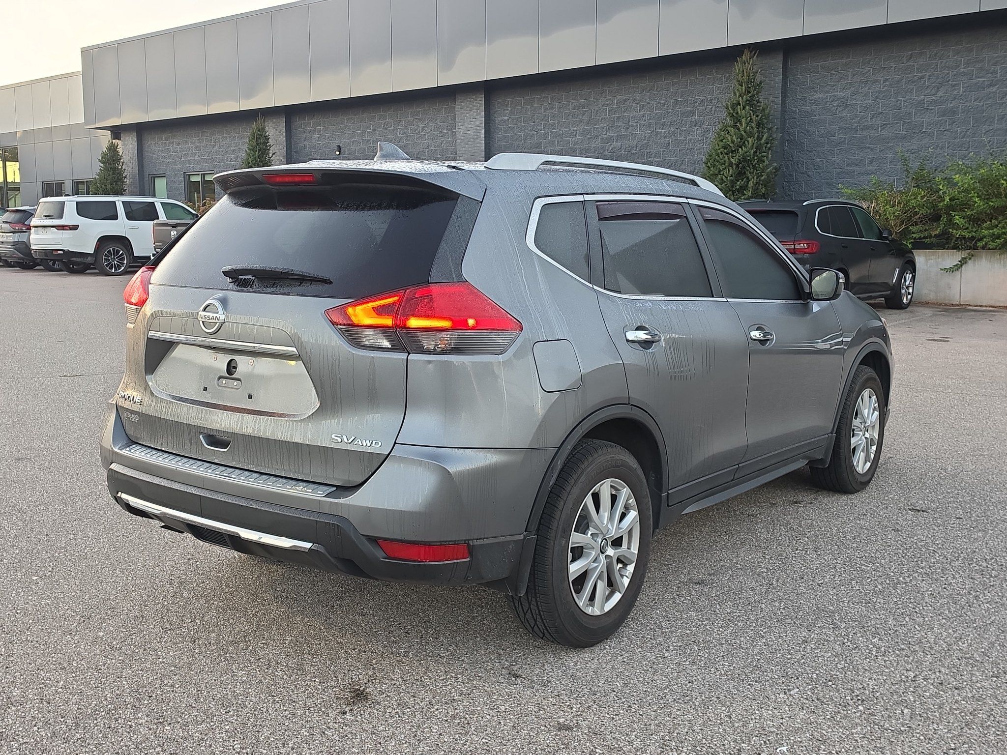 Used 2017 Nissan Rogue SV w/ Sun & Sound Touring Package AWD/4WD image 7