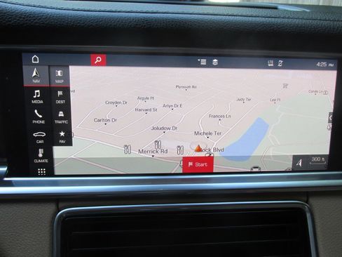 Used 2018 Porsche Panamera 4 image 79