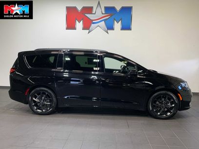 New 2026 Chrysler Pacifica Limited