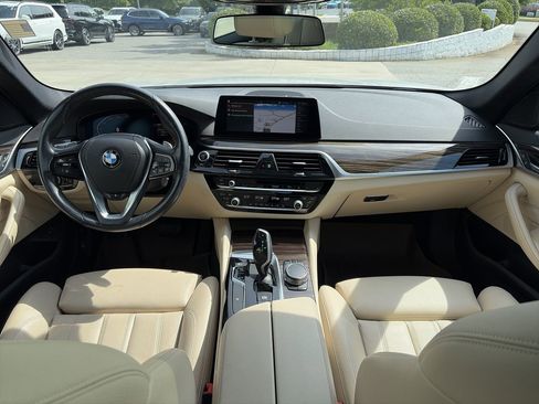 Used 2020 BMW 530i w/ Convenience Package RWD image 28