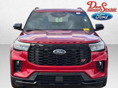 Used 2025 Ford Explorer ST image 2