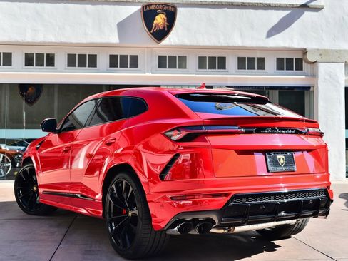 Used 2019 Lamborghini Urus image 3