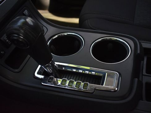 Used 2014 GMC Acadia SLE image 32