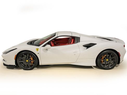 Certified 2023 Ferrari F8 Tributo RWD image 11