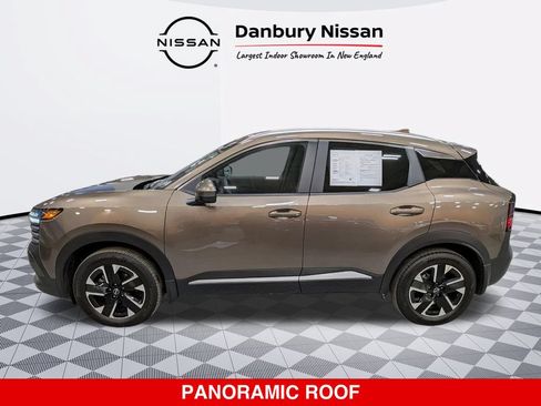 Certified 2025 Nissan Kicks SV w/ SV Premium Package AWD/4WD image 7