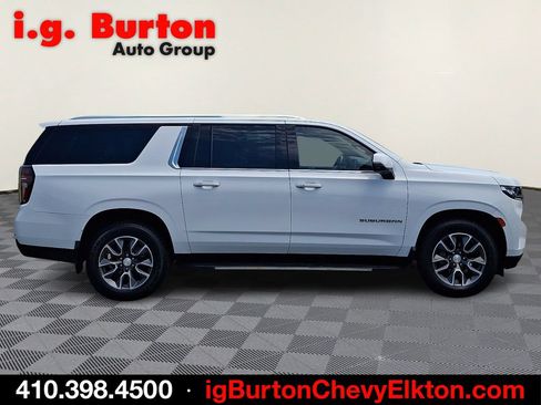 Used 2021 Chevrolet Suburban LT w/ Luxury Package AWD/4WD image 7