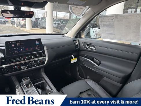 New 2026 Nissan Pathfinder SL image 10