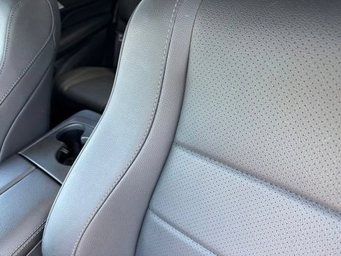 Used 2025 Mercedes-Benz GLS 450 4MATIC image 17