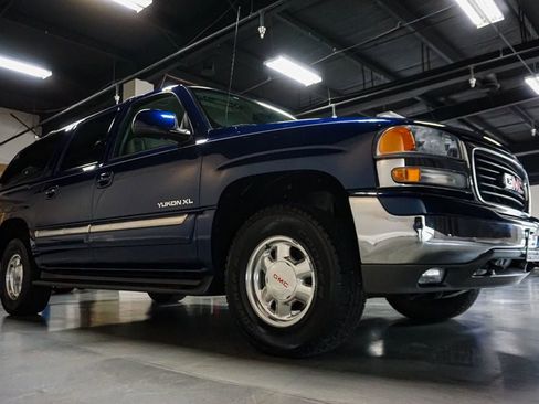 Used 2001 GMC Yukon XL 4WD image 4