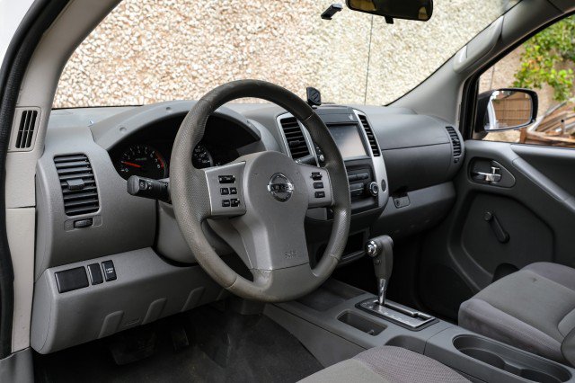 Used 2019 Nissan Frontier S RWD image 2