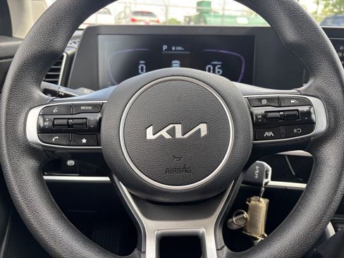 Used 2025 Kia Sportage LX image 27