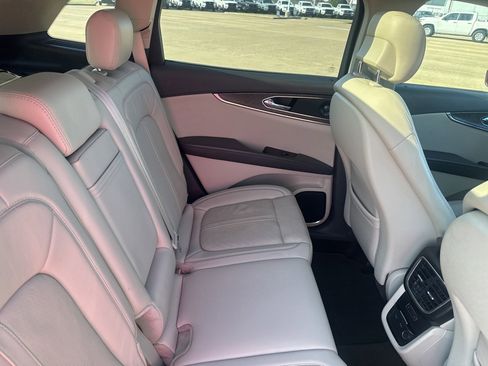 Used 2020 Lincoln Nautilus Reserve w/ Equipment Group 201A image 17